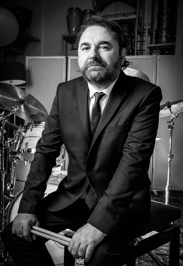 Jeremy Stacey plays drums on SessionBand Jazz Volume 4